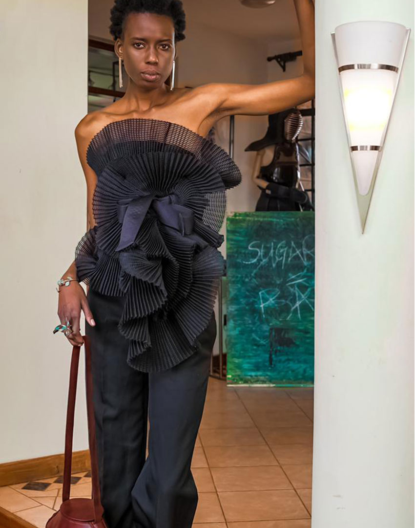 Black Dress Belt Accessoryss Classic dress belt accessory in black leather for business outfits.