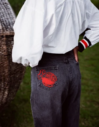 Relaxed Fit-Faded Black Denim