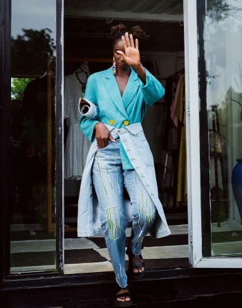 Mid-Wash Regular Fit Rise Jeans